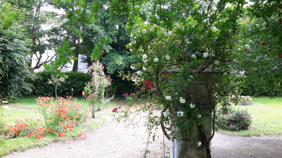 Savenay. Visite des jardins de Rio Froment en musique